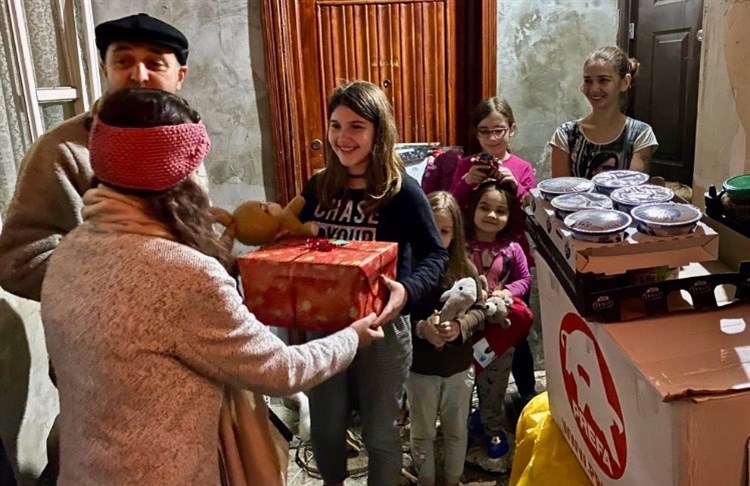 ACV - distribution of Christmas Boxes