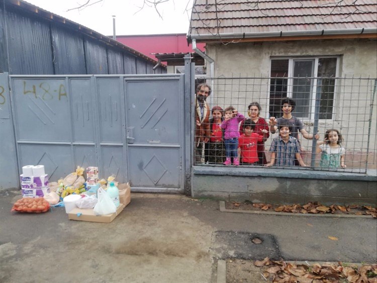 ACV - helping to give food and emergency supplies to those on the margins of society around Oradea during the Covid 19 pandemic